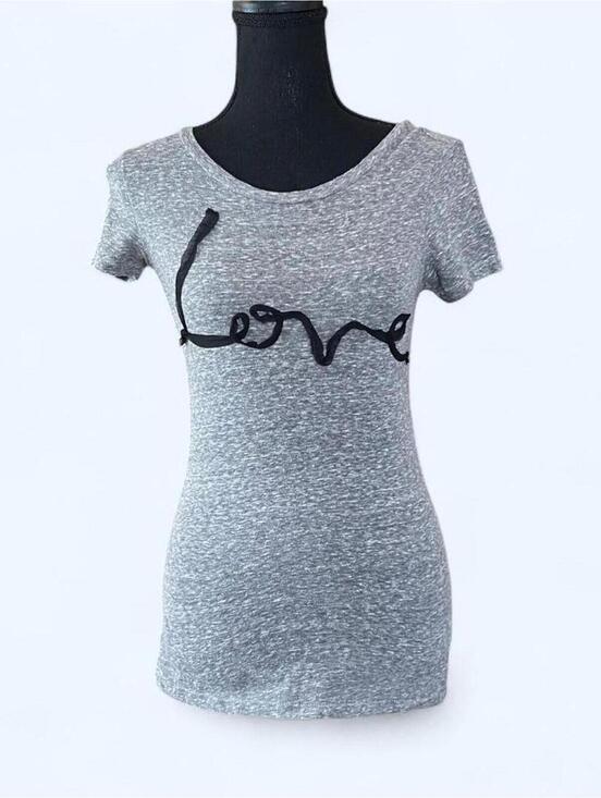 American Eagle Outfitters Tops - Vintage Y2K American Eagle grey baby tee with black “love” graphic